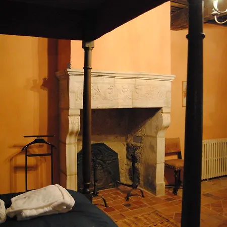 Chateau De Montchoisy 4*